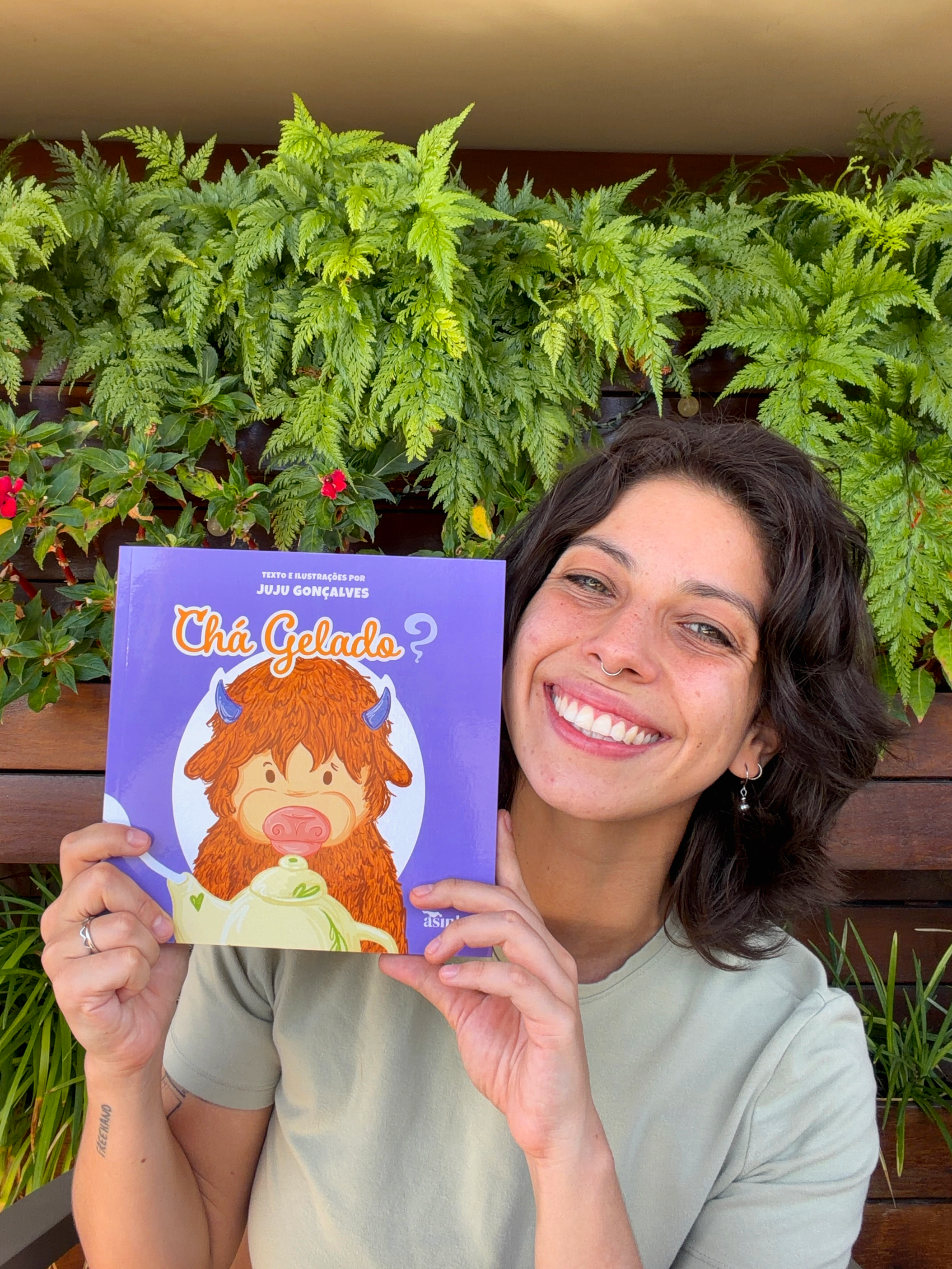 Autora mineira lança 'Chá Gelado?', livro infantil que aborda respeito às diferenças