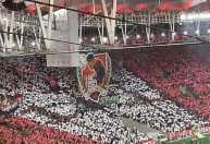 Torcida do Flamengo provoca Palmeiras em mosaico antes de jogo pelo Brasileiro