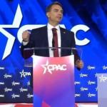 Agenda de Trump não cita encontro com Flávio Bolsonaro nesta terça-feira (26)