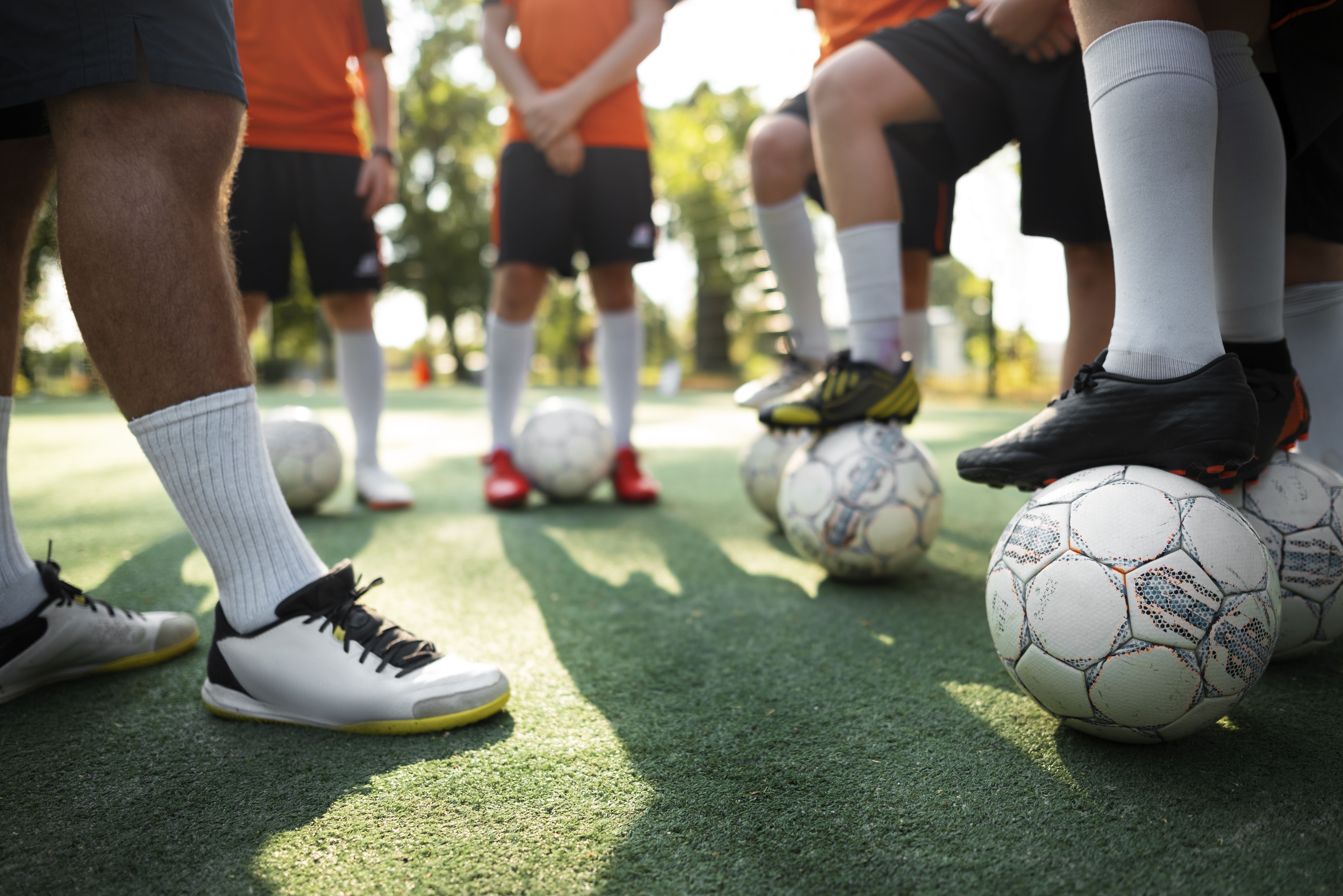 Professor de futebol é denunciado por abusos sexuais contra alunos em SP