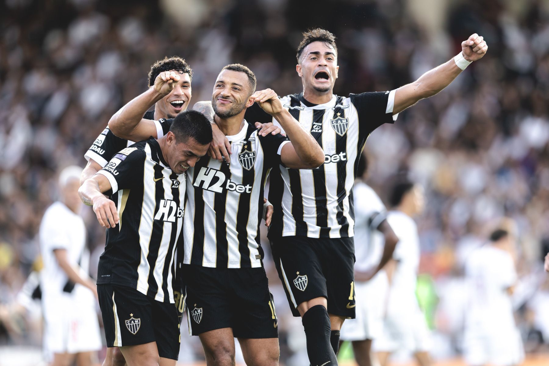 Atlético vence o Vasco em São Januário e sobe na tabela do Brasileirão