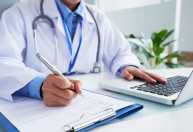 Unimed abre edital com 100 vagas para médicos no Rio Grande do Sul; veja detalhes