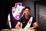 Vasco acerta renovação com joia de R$ 346 milhões com passagem pelo Flamengo