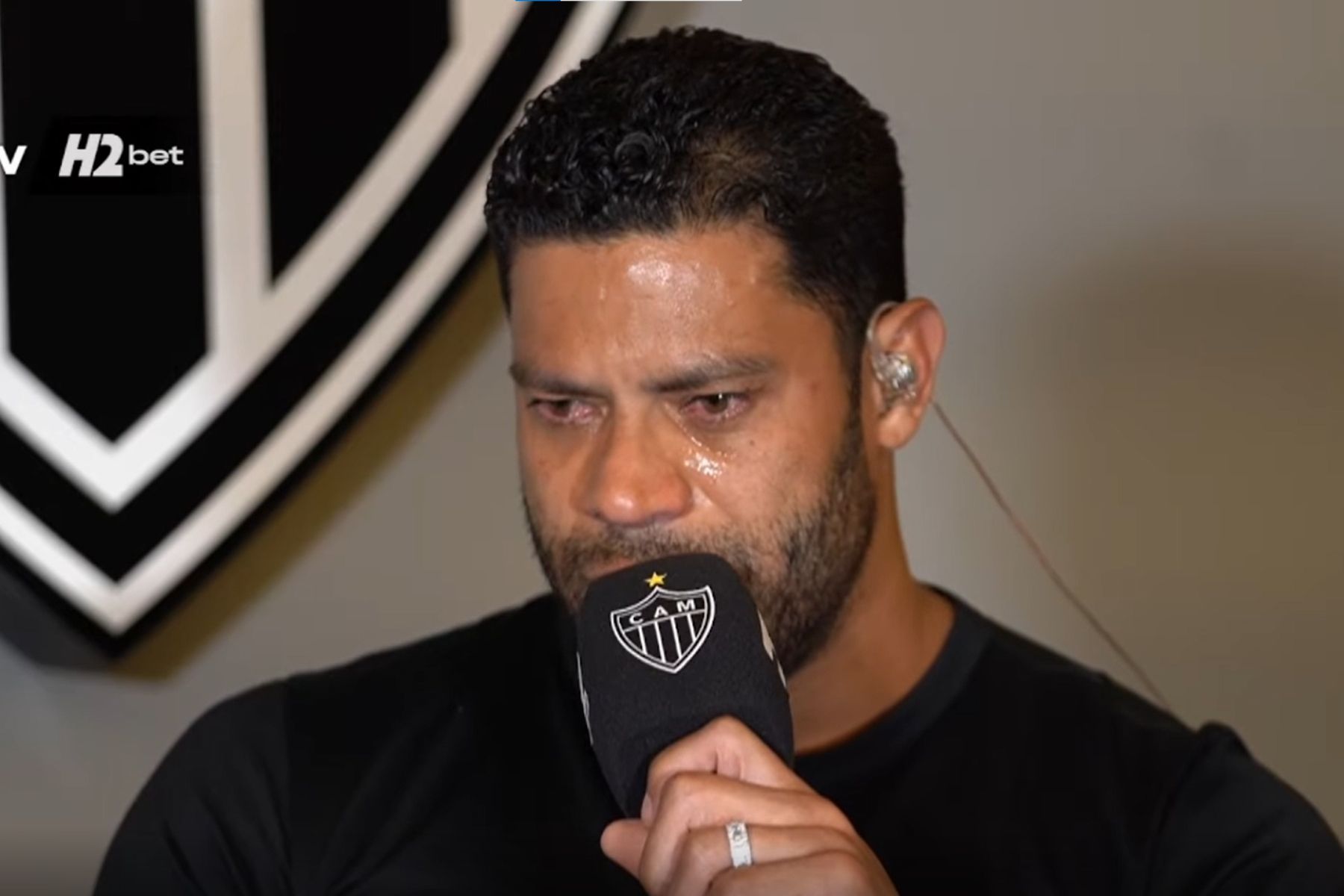 Em despedida, Hulk chora, exalta trajetória no Atlético e fala em legado no clube