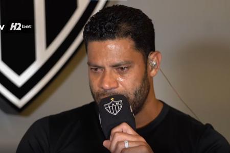 Hulk se emocionou ao falar de sua trajetória no Atlético