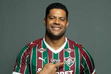 Hulk assinou com o Fluminense até o fim de 2027