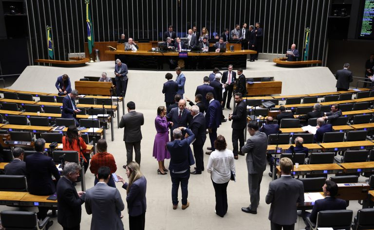 Câmara analisa na próxima semana projeto que altera regras das SAFs e trata da gestão de clubes