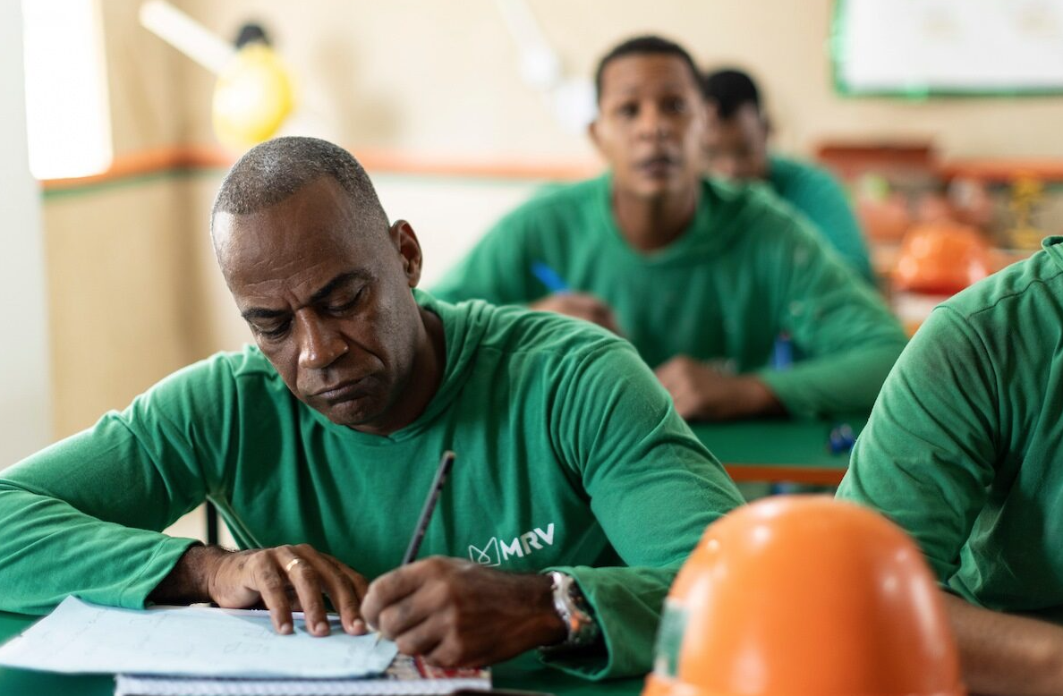 Projetos sociais e educacionais ganham espaço no setor da construção civil
