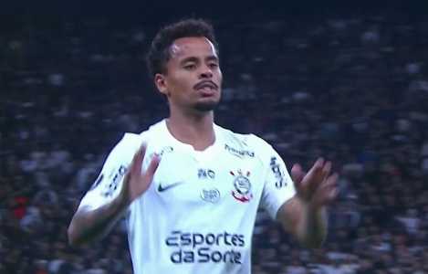 Allan, do Corinthians, foi vaiado ao ser substituído