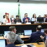 Comissão da Câmara aprova relatório da PEC que reduz jornada de trabalho e altera escala 6x1