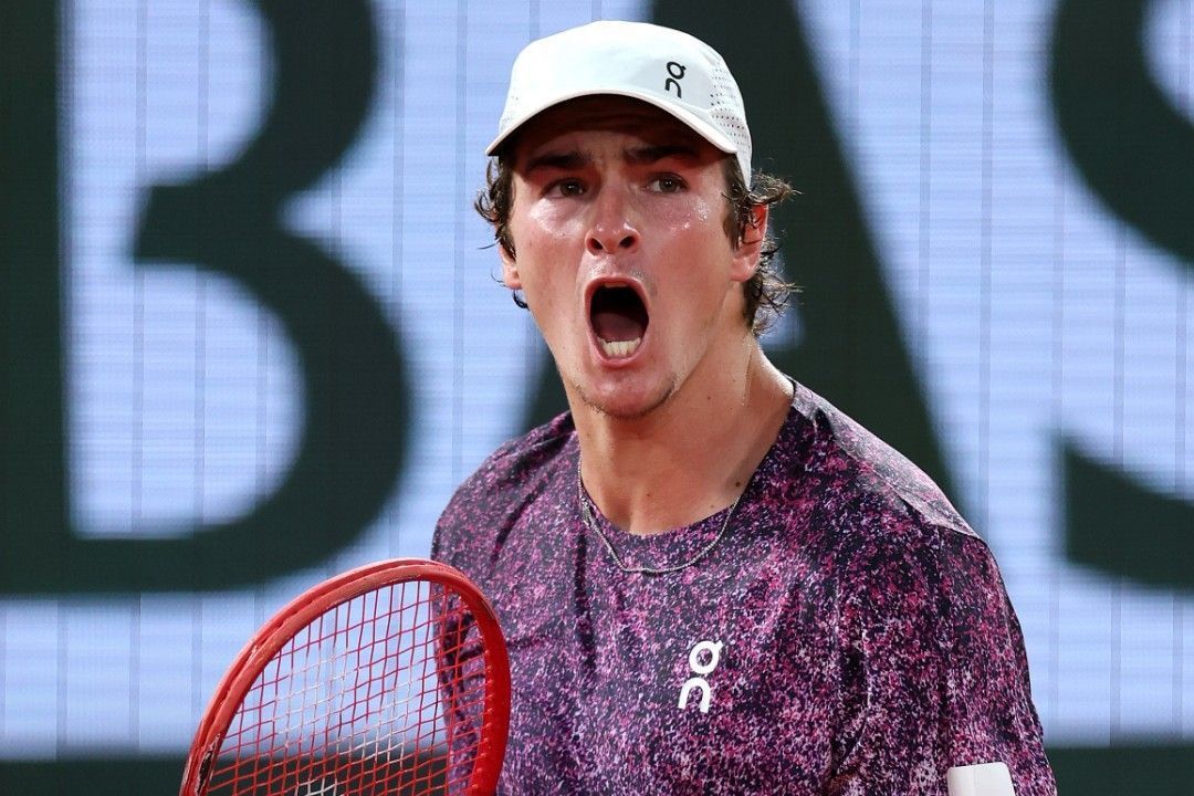 Galvão reage à vitória de João Fonseca em Roland Garros e faz comparação com Guga