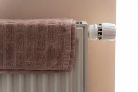 Toalha em um aquecedor residencial