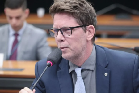 Mário Frias viajou sem autorização, informa Câmara ao STF; entenda