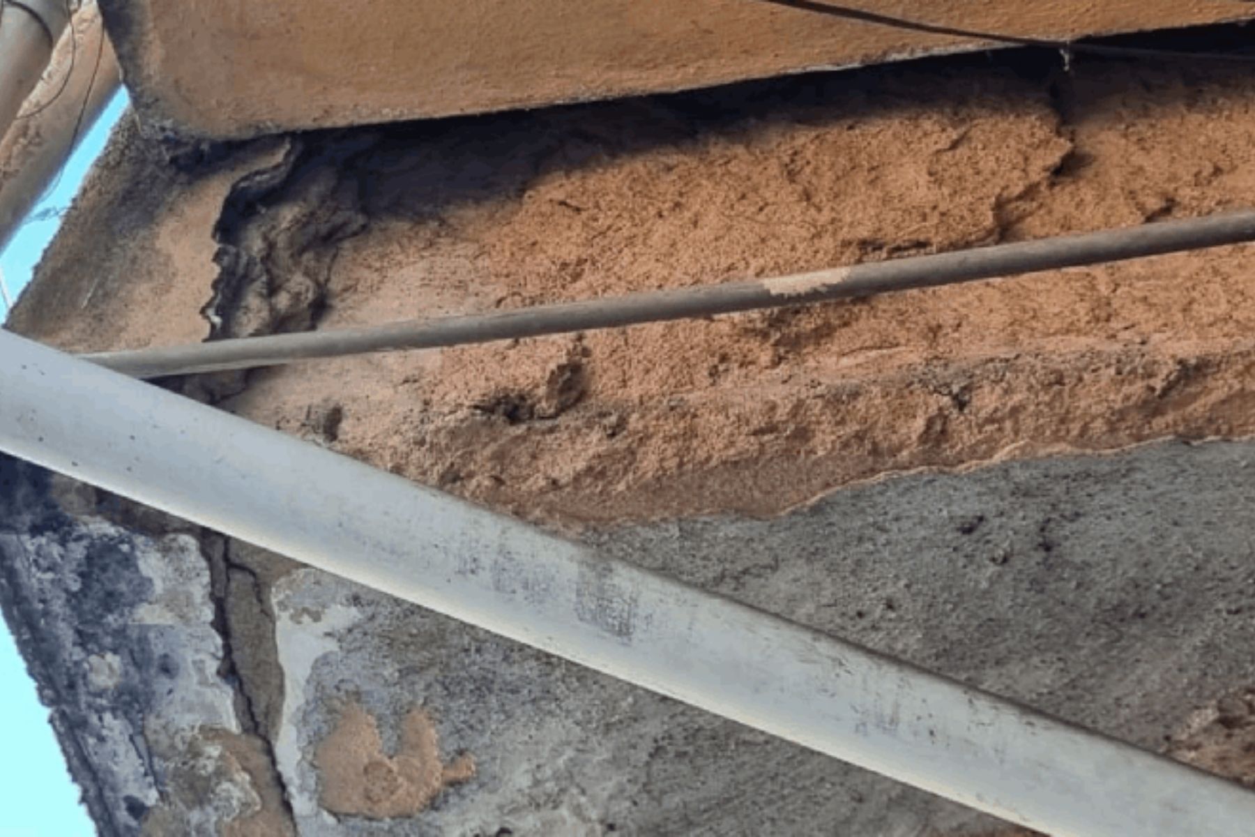 Fiscalização interdita marquise de imóvel na Avenida Rui Barbosa em Juiz de Fora