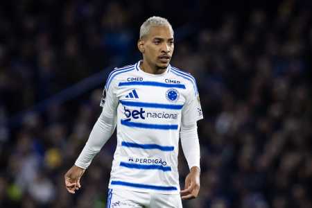 Matheus Pereira em ação na La Bombonera