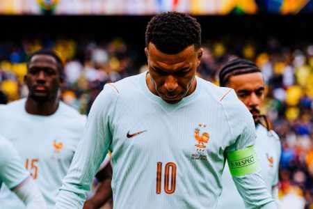 Mbappé seguirá como camisa 10 da França
