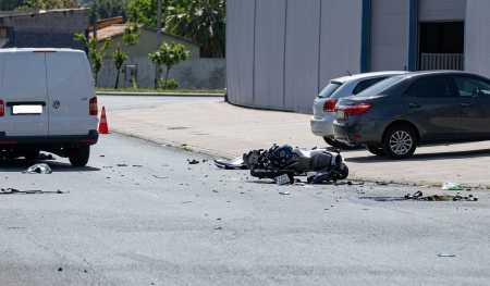 Motociclista morre em cruzamento