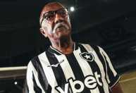 Com ídolos históricos do Botafogo, Mizuno lança a novos uniformes do clube