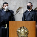 Indicados de Bolsonaro, Nunes Marques e André Mendonça assumem comando do TSE nesta terça (12)