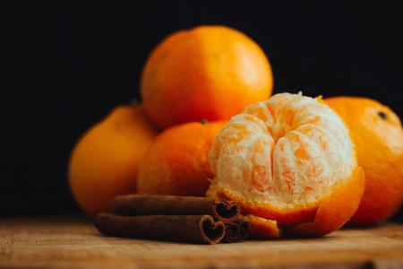 Cozinhar cascas de tangerina com pimenta e canela: receita caseira para perfumar a casa