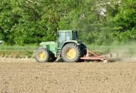 Produtor rural mais informado muda as estratégias de venda no agronegócio, aponta estudo