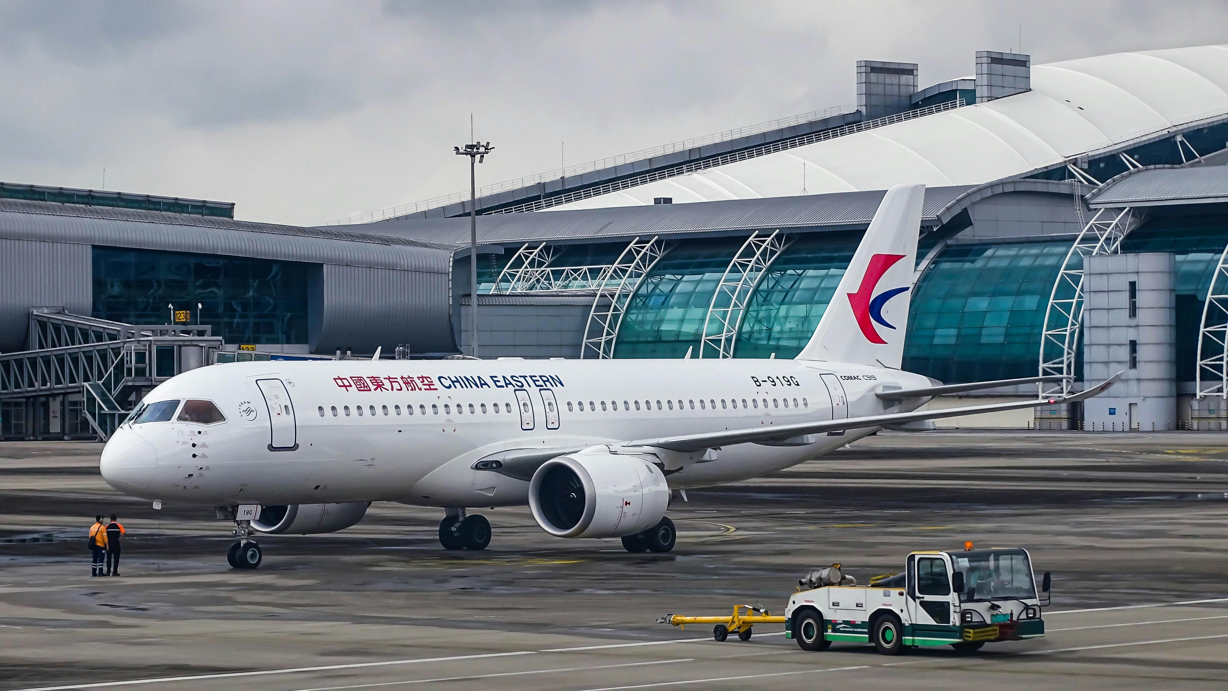 Brasil negocia novas rotas aéreas com China Eastern Airlines