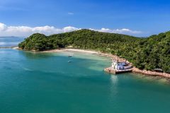 Praia do Loreto na Ilha dos Frades, em Salvador (BA)