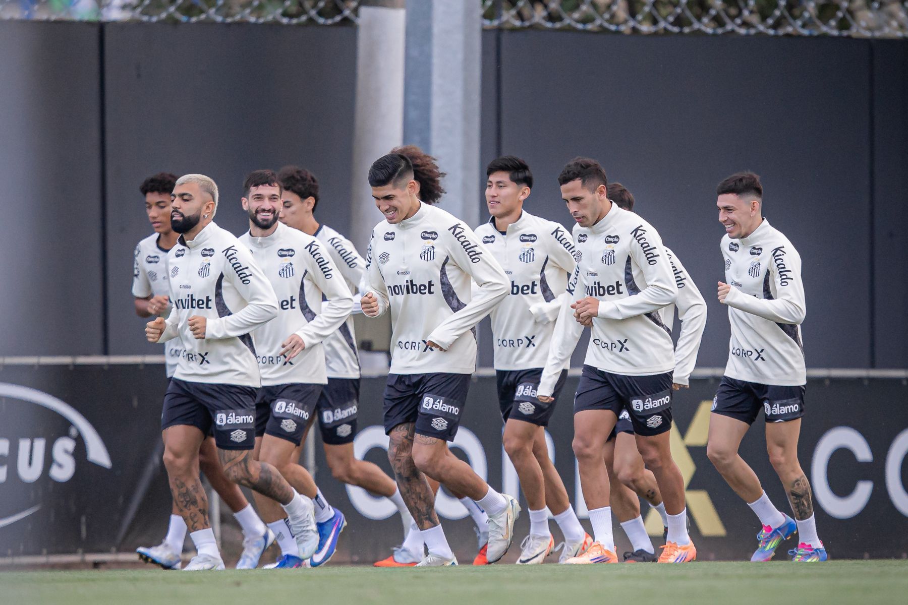 Com retornos, veja provável escalação do Santos para enfrentar o Vitória