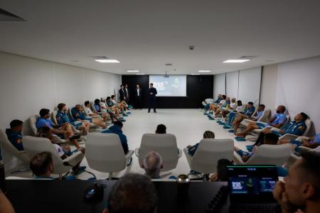 Seleção Brasileira é orientada sobre mudanças nas regras da arbitragem para a Copa do Mundo