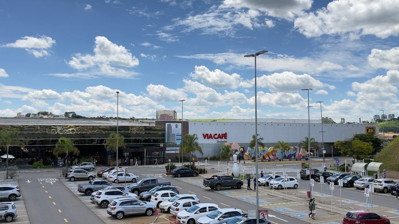 Via Café Shopping recebe show infantil gratuito sobre dinossauros