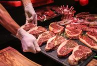 Como pedir carne no açougue e economizar: veja dicas para escolher os melhores cortes