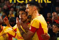 Joia de 16 anos faz gol da vitória em 14 segundos da estreia como profissional; assista