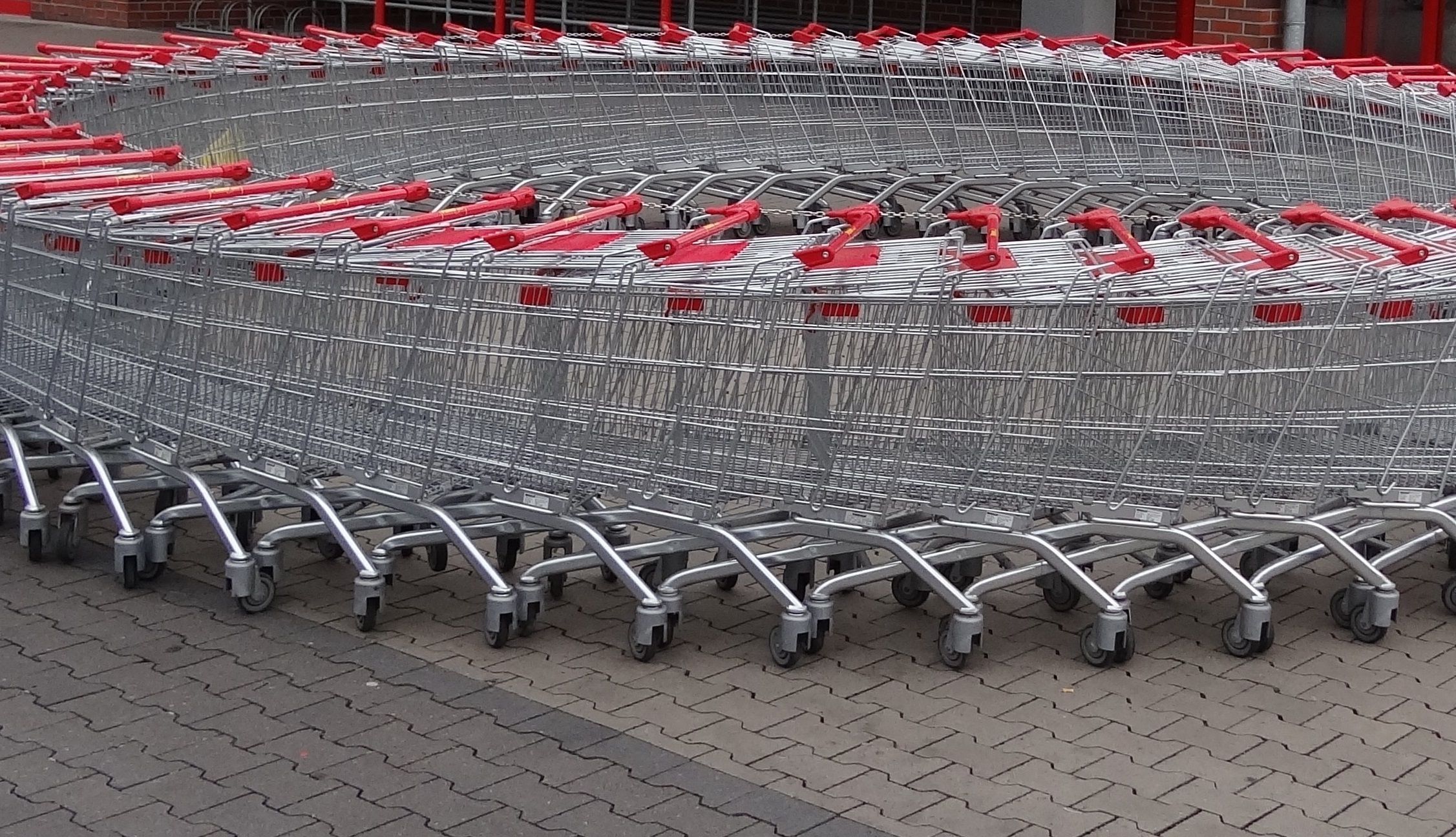 Gigante dos supermercados do Brasil fecha 28 lojas e demite 6,6 mil funcionários