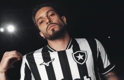 Alex Telles é um dos líderes do atual elenco do Botafogo