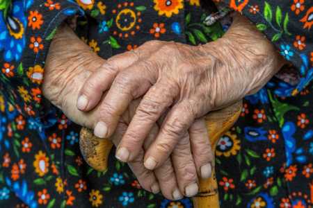 Vacina contra gripe: médica alerta para importância da vacinação em idosos