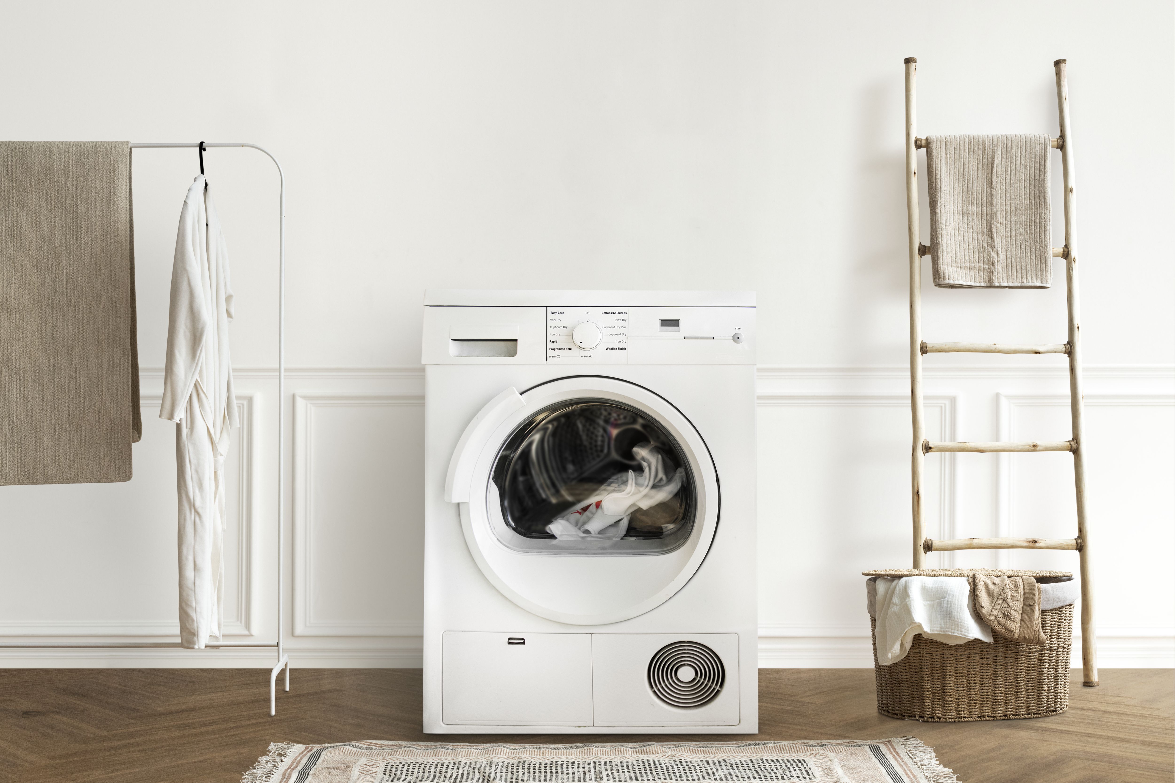 Adicionar uma colher de sal à máquina de lavar roupa: por que é recomendado e para que serve
