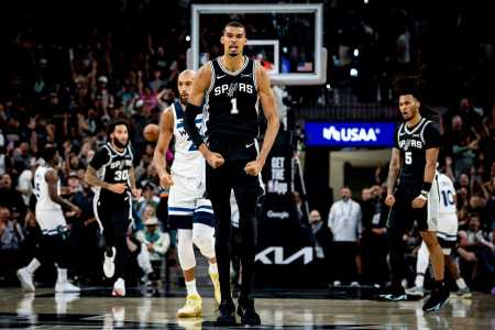 Wemby anotou duplo-duplo na vitória dos Spurs