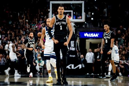 Wemby anotou duplo-duplo na vitória dos Spurs