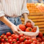Nem na sacola nem na fruteira: como guardar tomate corretamente