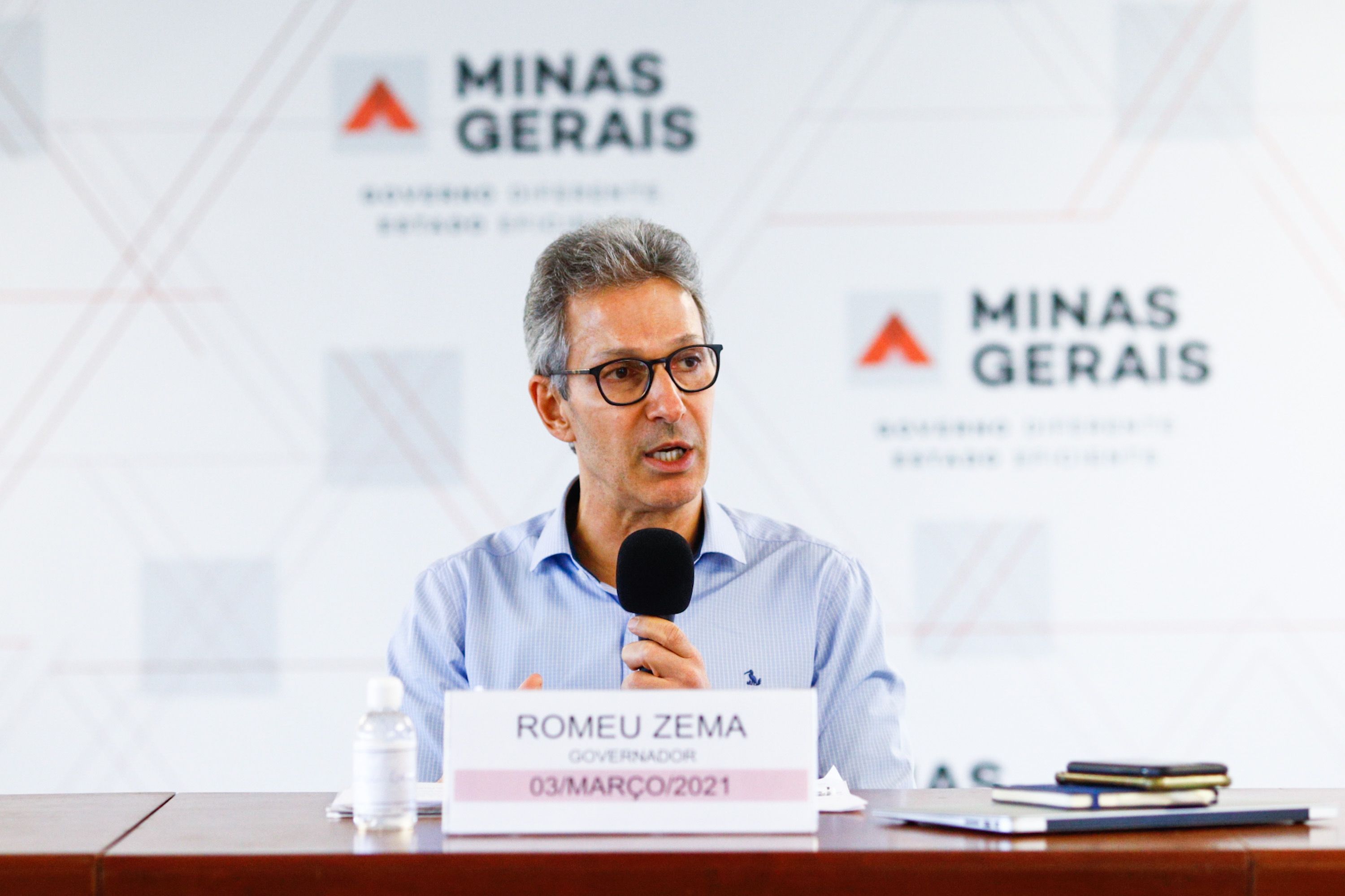 Zema diz que Flávio foi 'infeliz' ao considerar Eduardo Bolsonaro para Itamaraty