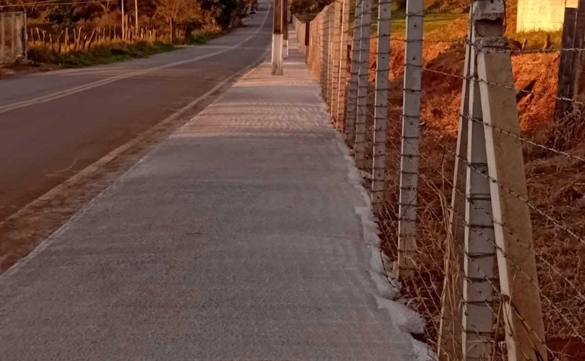 Varginha finaliza obras de calçada no acesso ao aeroporto