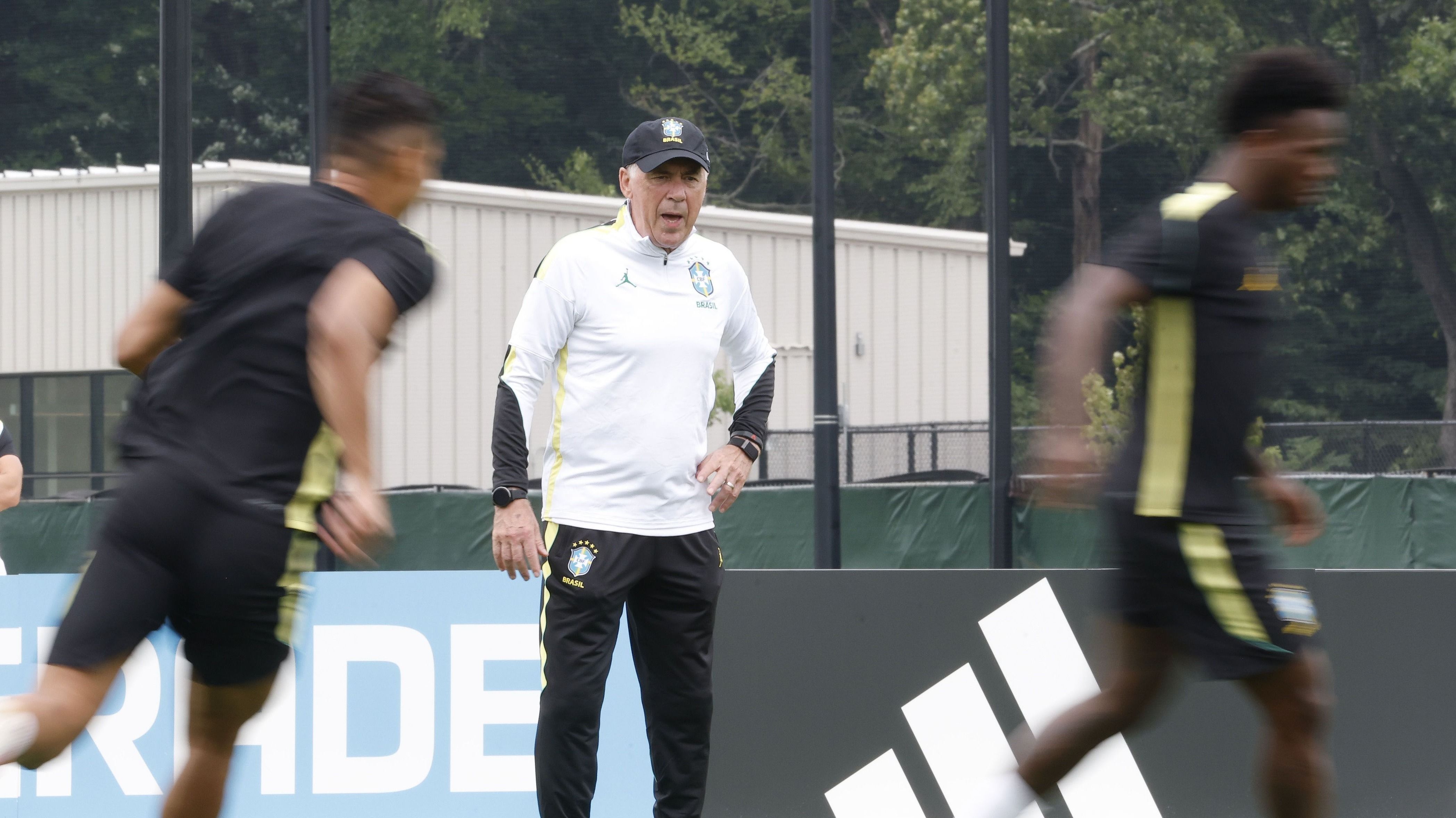 Carlo Ancelotti faz mistério sobre escalação para a partida da Seleção contra o Haiti