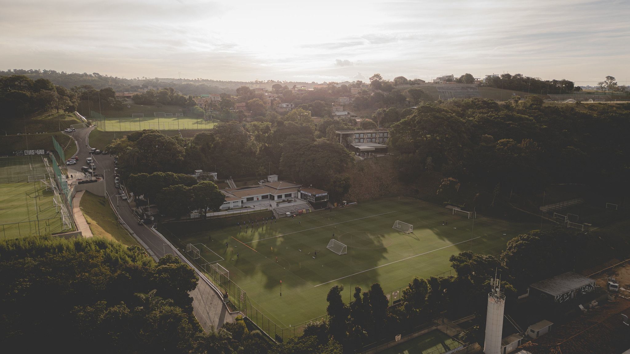 Treinador elogia investimentos do Atlético na Cidade do Galo: 'Nos dá segurança'