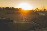 Atlético recebe imprensa na Cidade do Galo, em dia de treino e apresentação de reforço