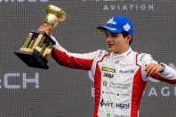 Filho de Massa domina e vence prova da Porsche Carrera Cup em Le Mans