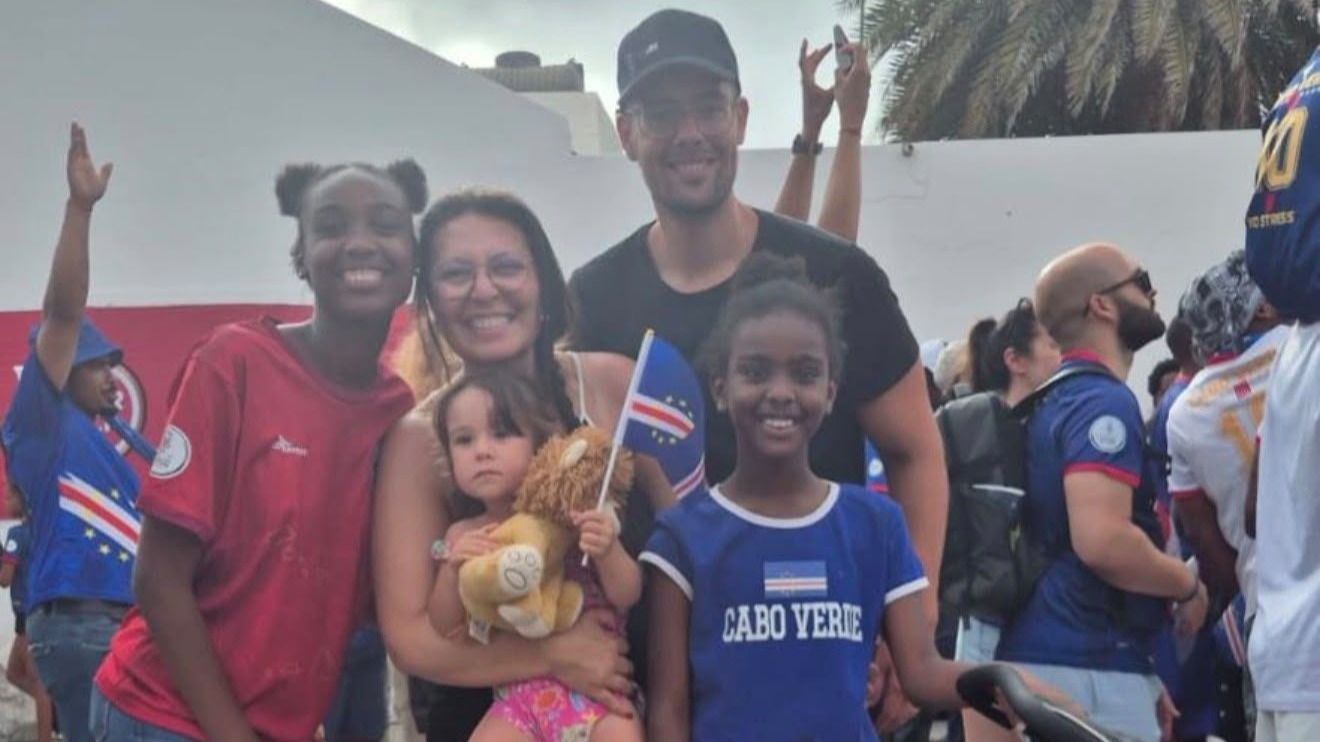 Mineira acompanha empate histórico em Cabo Verde e se emociona: 'Gosto de título'