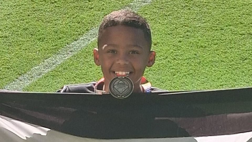 Jovem de Ouro Preto conquista dois títulos no mesmo dia e é eleito melhor jogador