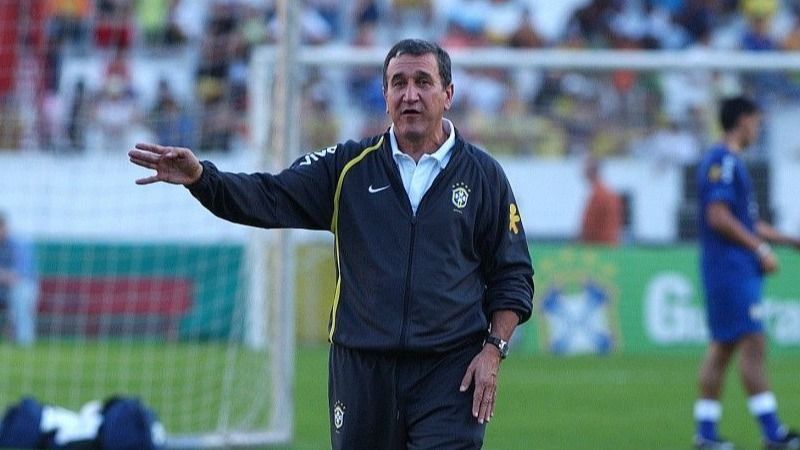 Ex-técnico da Seleção, Parreira apresenta melhora após cirurgia