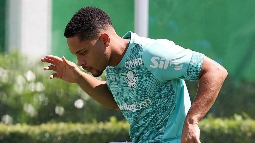 Vitor Roque, do Palmeiras, avança em recuperação; como está tratamento