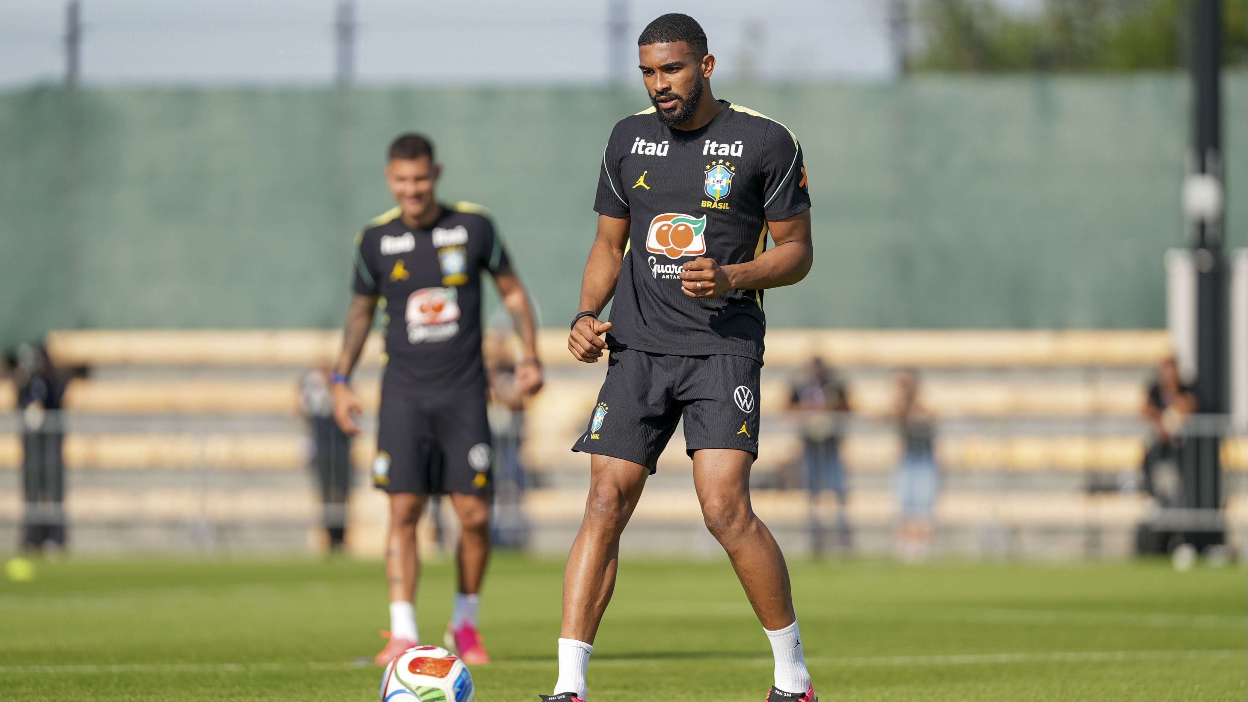 Do Atlético à Copa do Mundo, Bremer arranca elogios de ex-técnico: 'Bastante profissional'